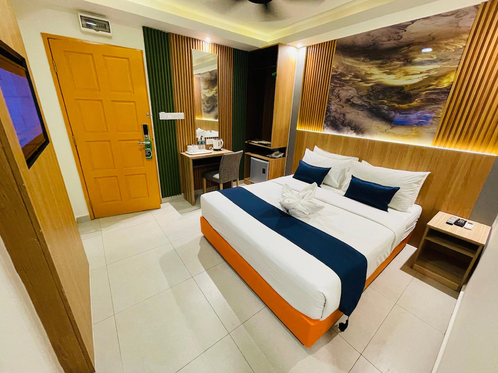 Eassy Hotel