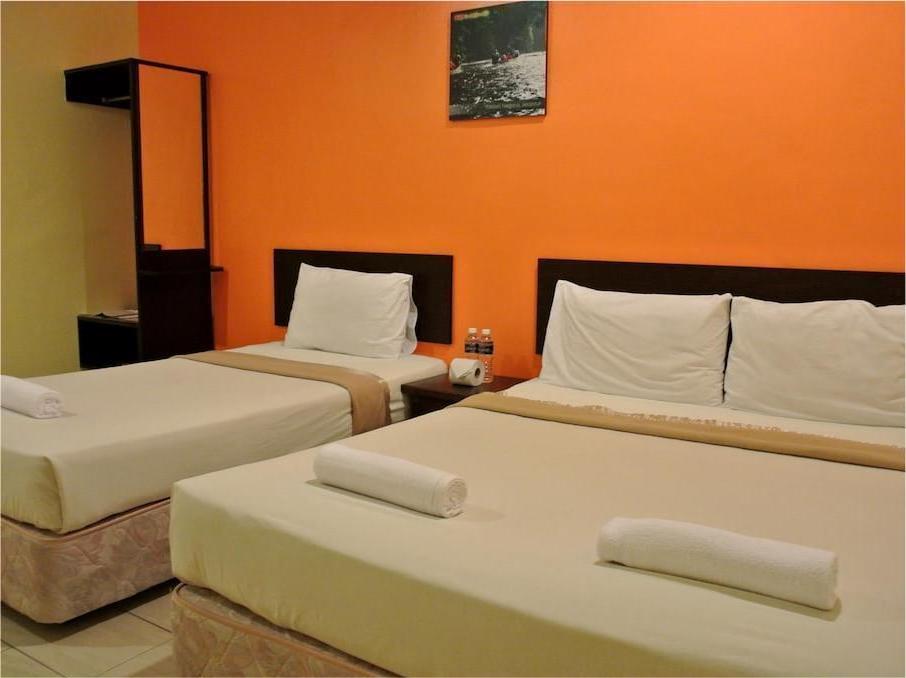 Wau Hotel