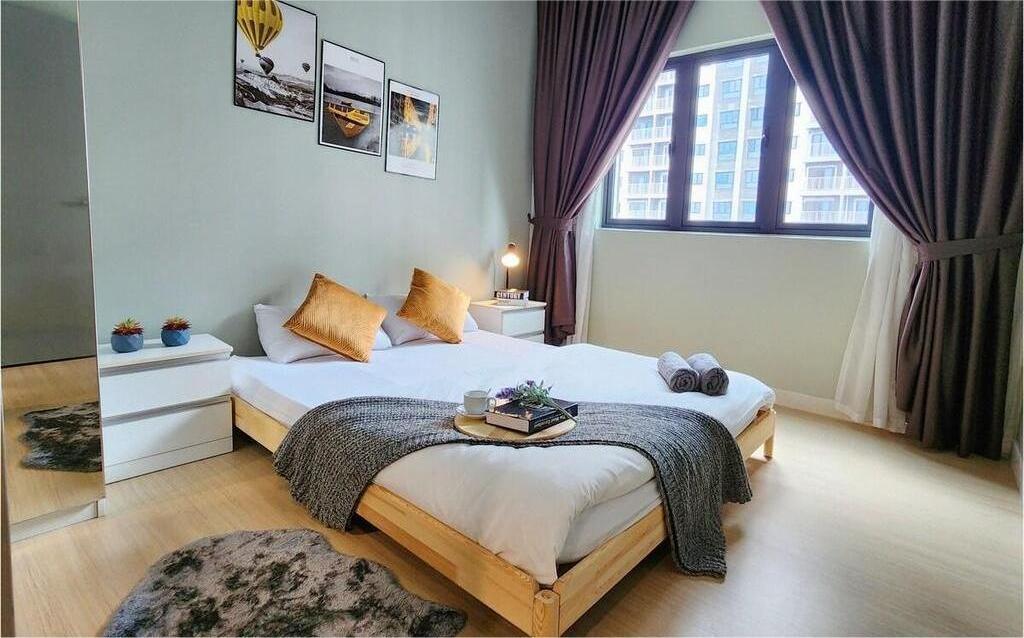 M Centura Sentul, Azure Haven