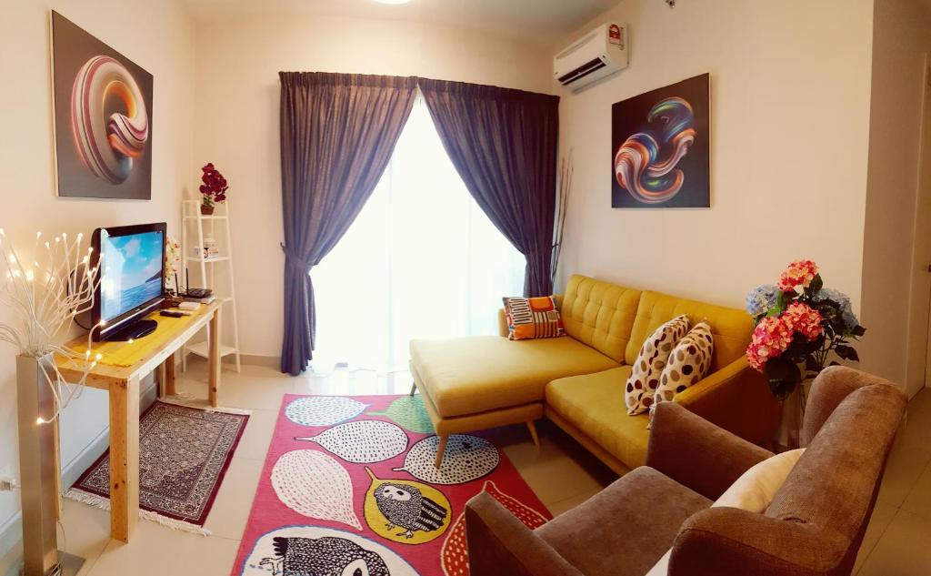 +WIFI Skyview Univ360 Place Facing Mines Lake