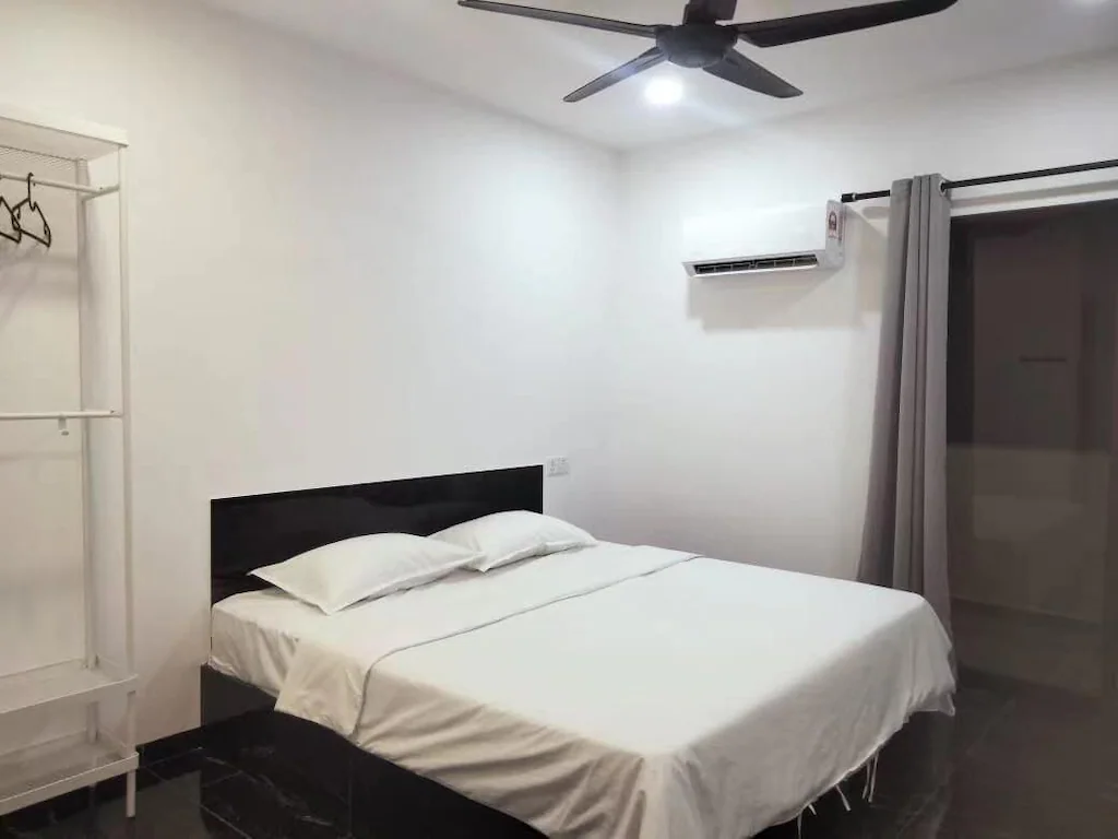 Brand-new Cozy Semi-D House