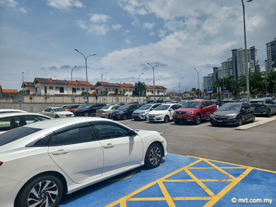 Damansara Idaman LRT Station