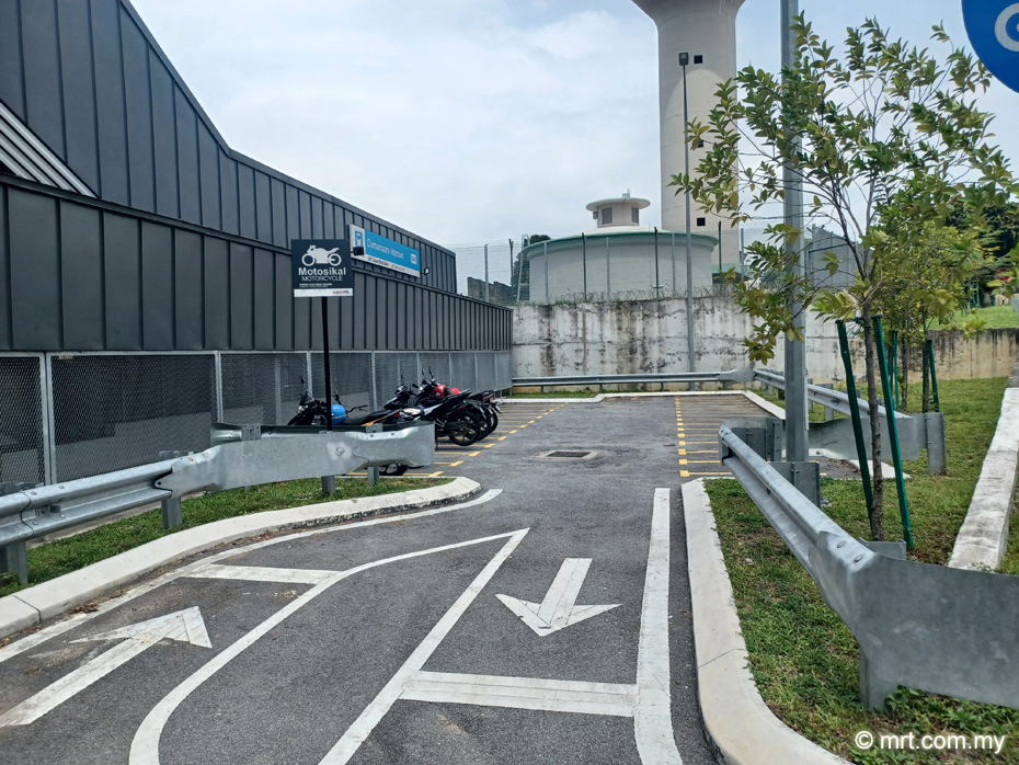 Damansara Idaman LRT Station