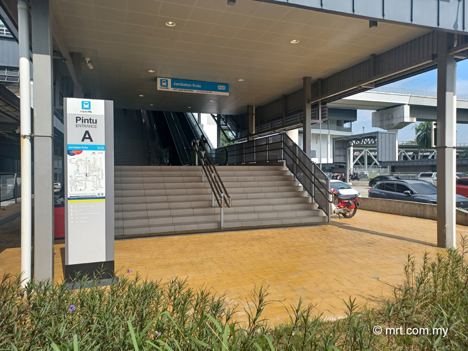 Jambatan Kota LRT Station