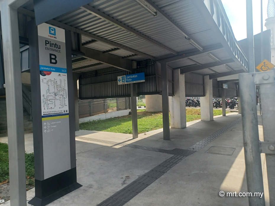Jambatan Kota LRT Station