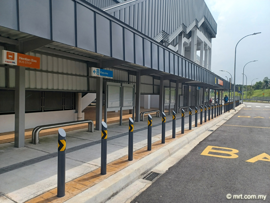 Kayu Ara LRT Station