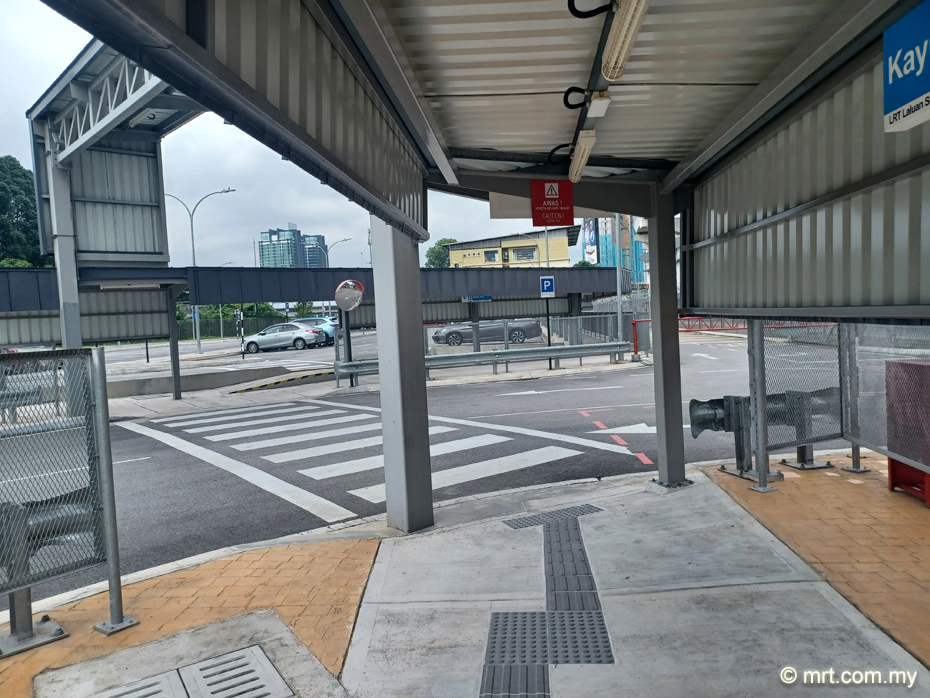 Kayu Ara LRT Station