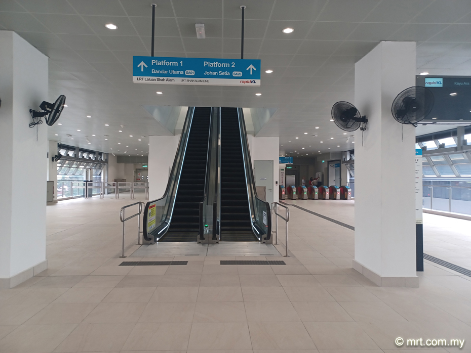 Kayu Ara LRT Station