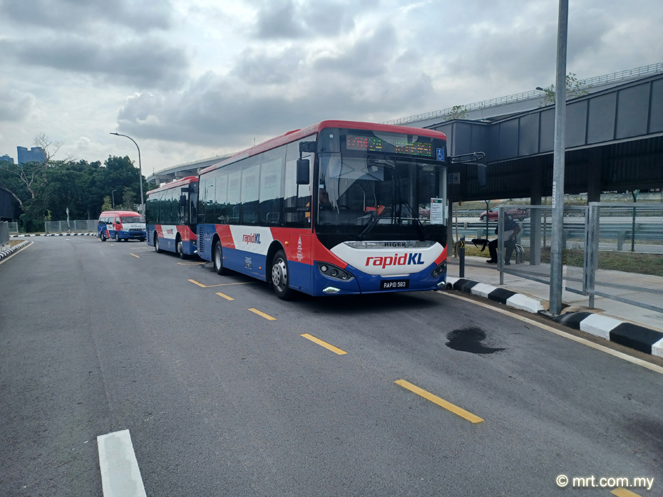 Feeder Bus T764 @ UiTM Shah Alam LRT Station